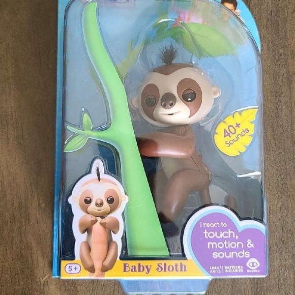 Fingerlings Baby Sloth Puppet-Kingsley - Picture 1 of 2
